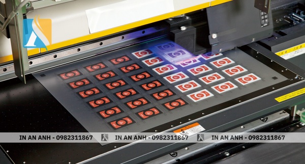 In laser kỹ thuật số hoạt động dựa trên nguyên lý sử dụng tia laser để tạo ra hình ảnh