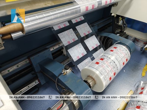 Màng OPP Metalize là loại màng mỏng, dẻo dai và có độ trong suốt cao