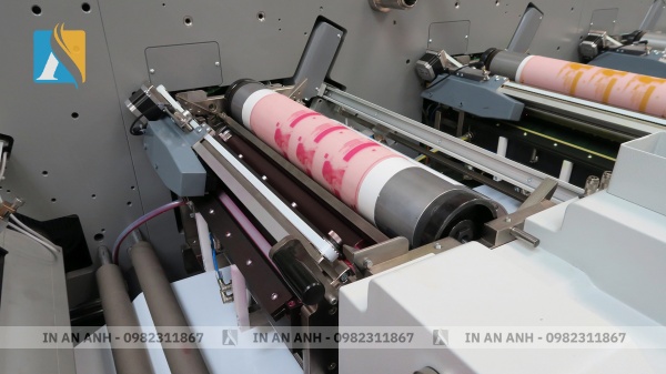 Máy in ống đồng có thể đạt tốc độ in ấn nhanh và đáp ứng số lượng lớn