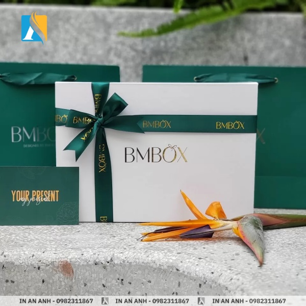 Hộp đựng quà tặng in logo doanh nghiệp