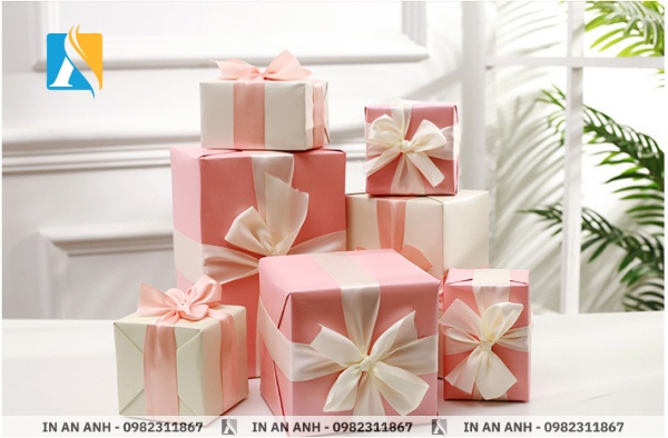 Hộp đựng quà tặng màu hồng dễ thương
