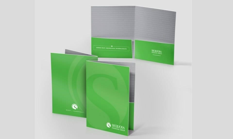 Mẫu in kẹp file có màu sắc nổi bật trở thành trung tâm của sự chú ý