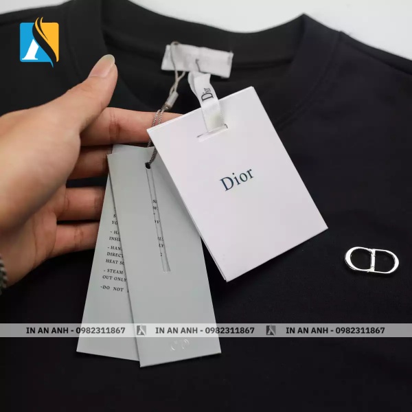 Mẫu tag quần áo Dior