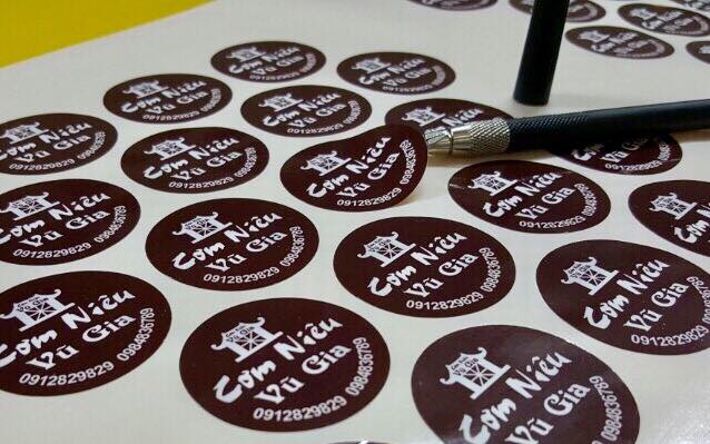 Tem thiết kế màu đơn sắc, tinh tế