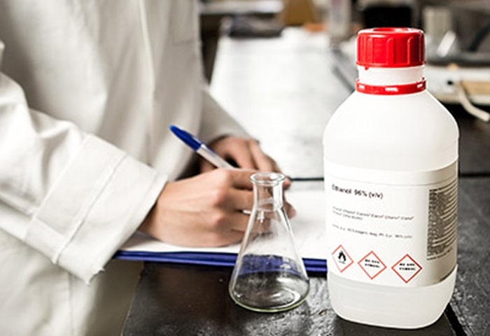 Vị trí dán tem nhãn hóa chất đúng chuẩn