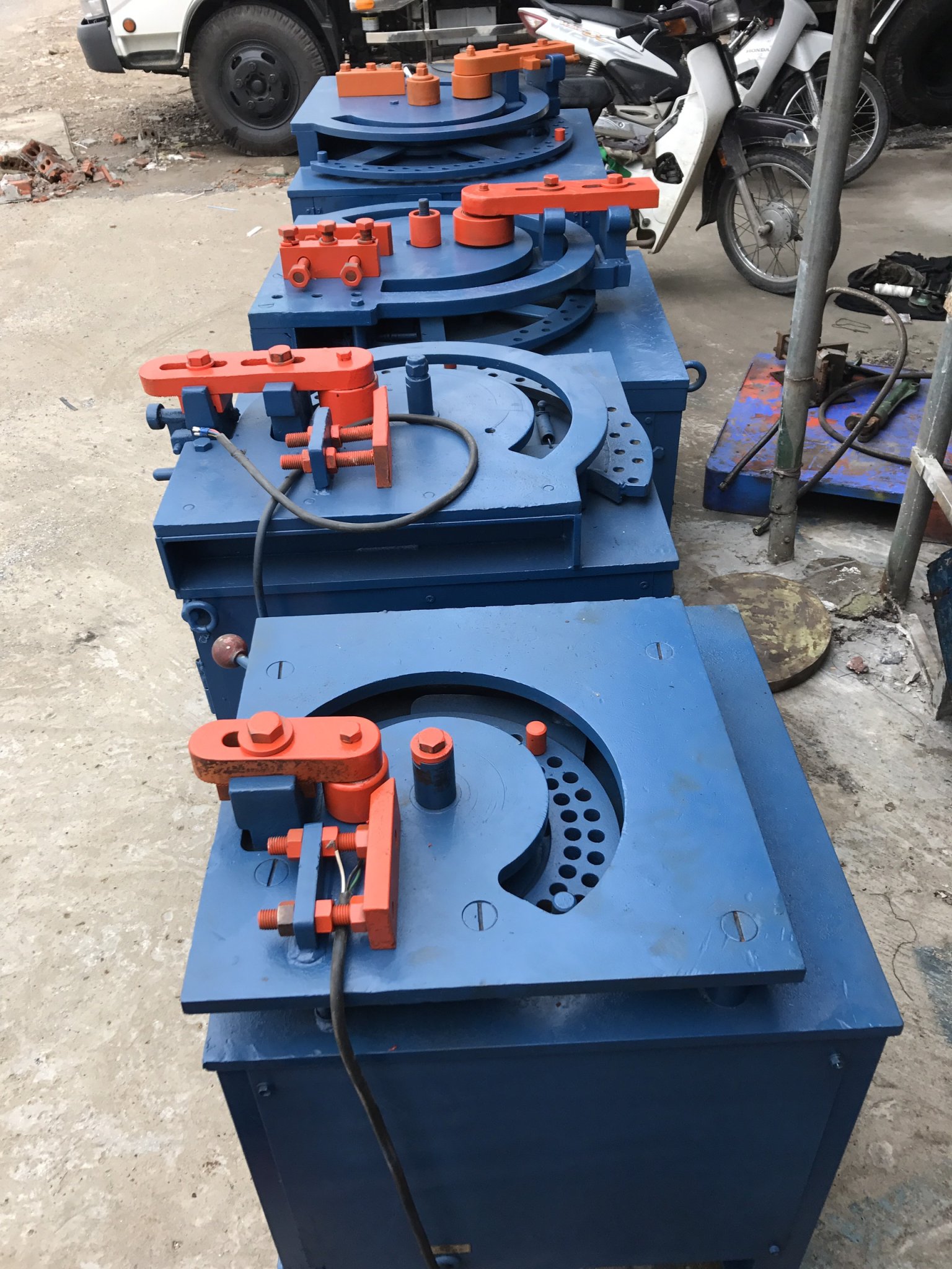 Các loại máy uốn sắt phổ biến hiện nay