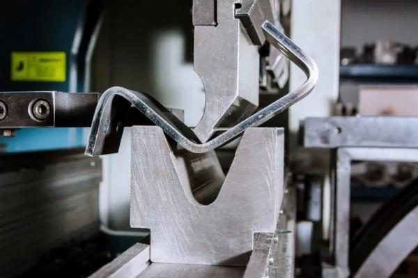 Các yếu tố ảnh hưởng đến giá bán các loại máy uốn sắt