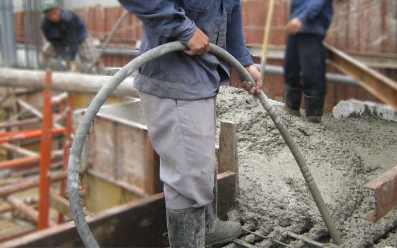 Cách bảo quản và bảo dưỡng đầm dùi bê tông cầm tay