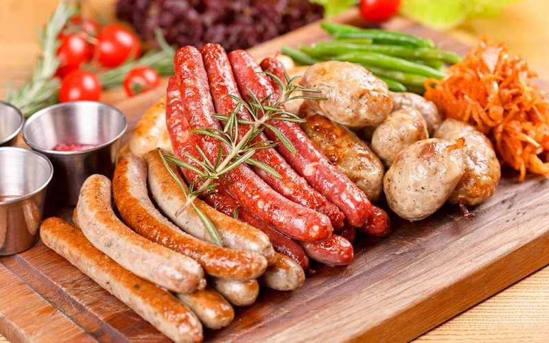 Cách làm xúc xích tại nhà