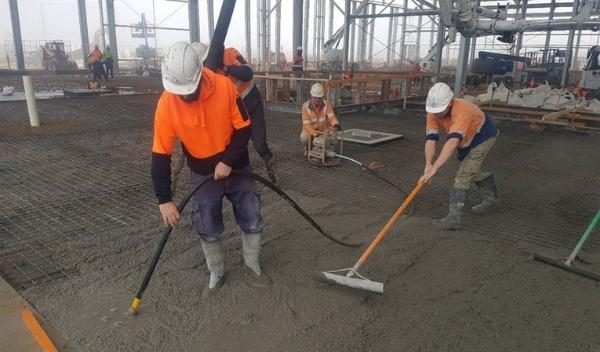 Cách sử dụng máy đầm dùi