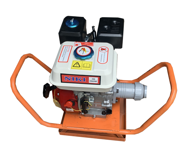 Đầm Dùi Chạy Xăng Niki GX200