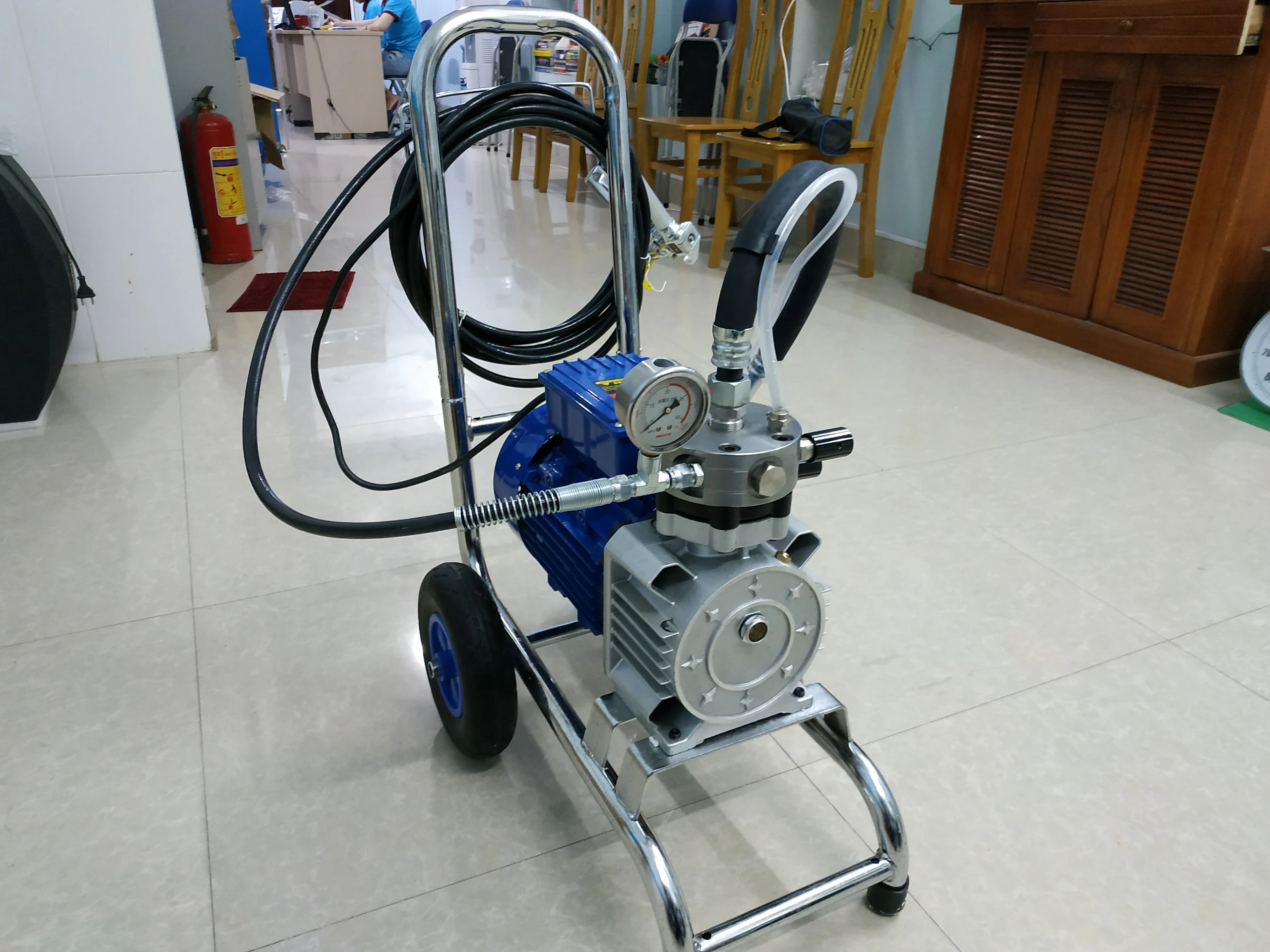 Hướng dẫn chi tiết cách sử dụng máy phun sơn đúng kỹ thuật