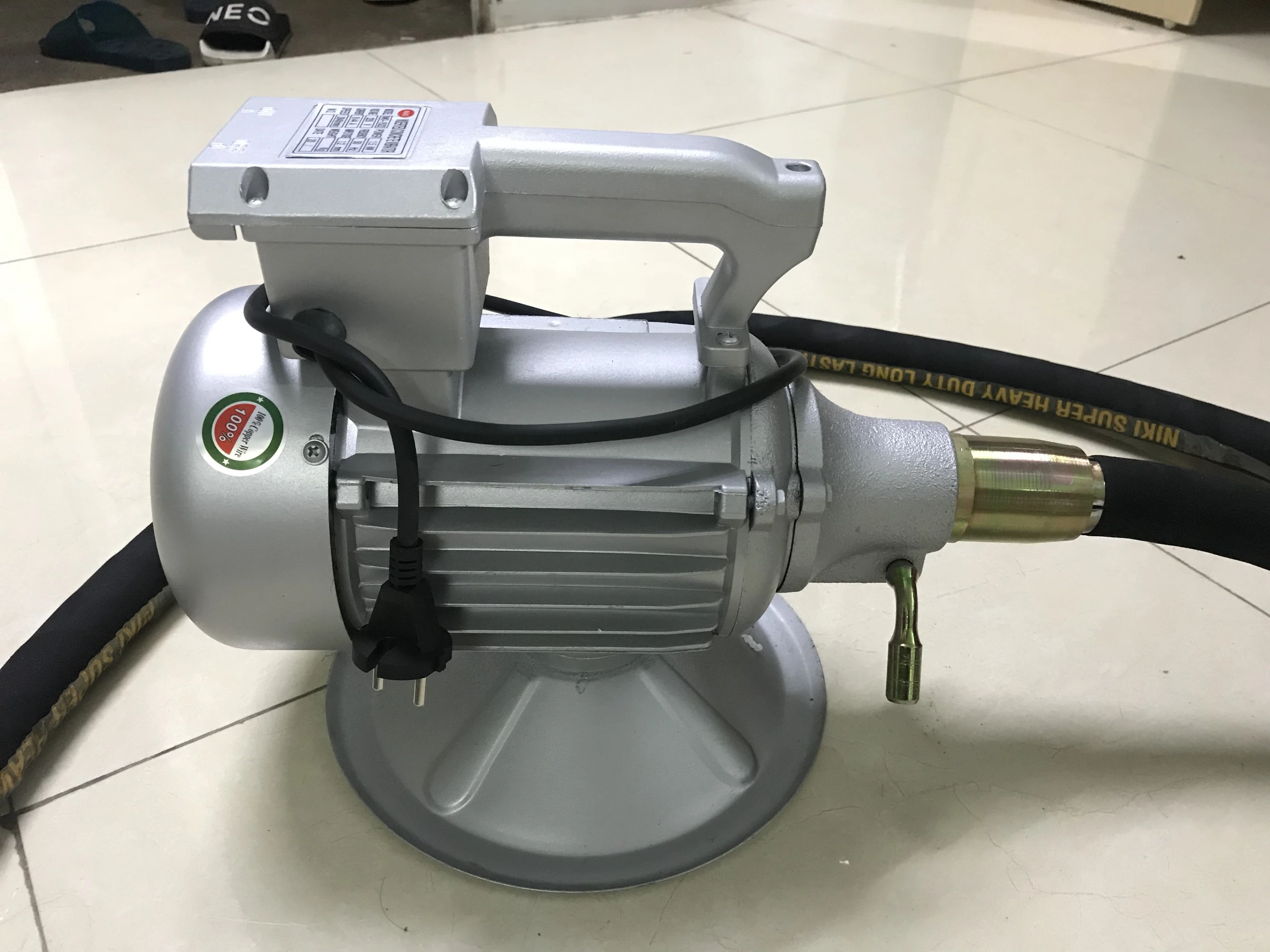 Hướng dẫn sử dụng máy đầm dùi đúng cách