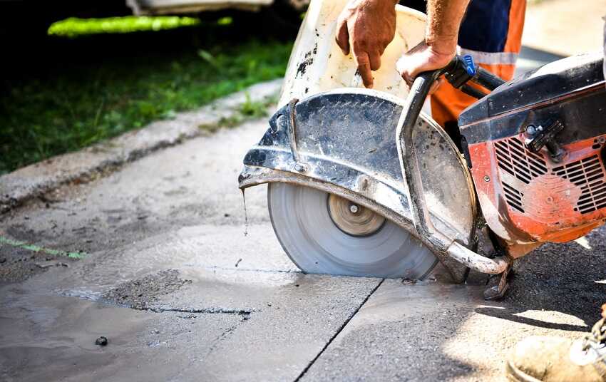 Kiểm tra và thay dầu định kỳ cho động cơ