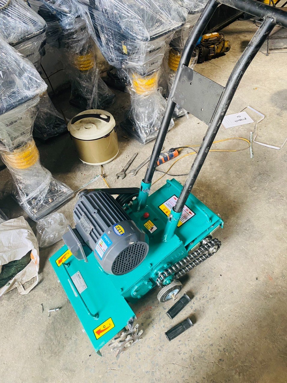 Lưu ý khi sử dụng máy băm nền bê tông giá rẻ