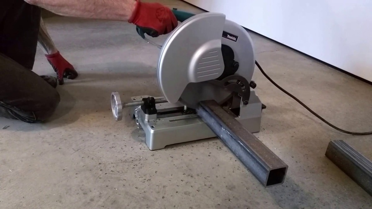 Hướng dẫn quy trình vận hành máy cắt sắt an toàn và hiệu quả