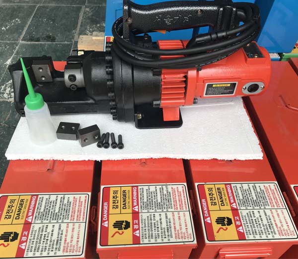 Máy Cắt Sắt Thủy Lực Hàn Quốc Handy 32C