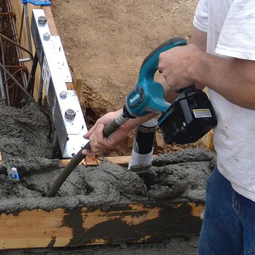 Máy đầm dùi là gì ?