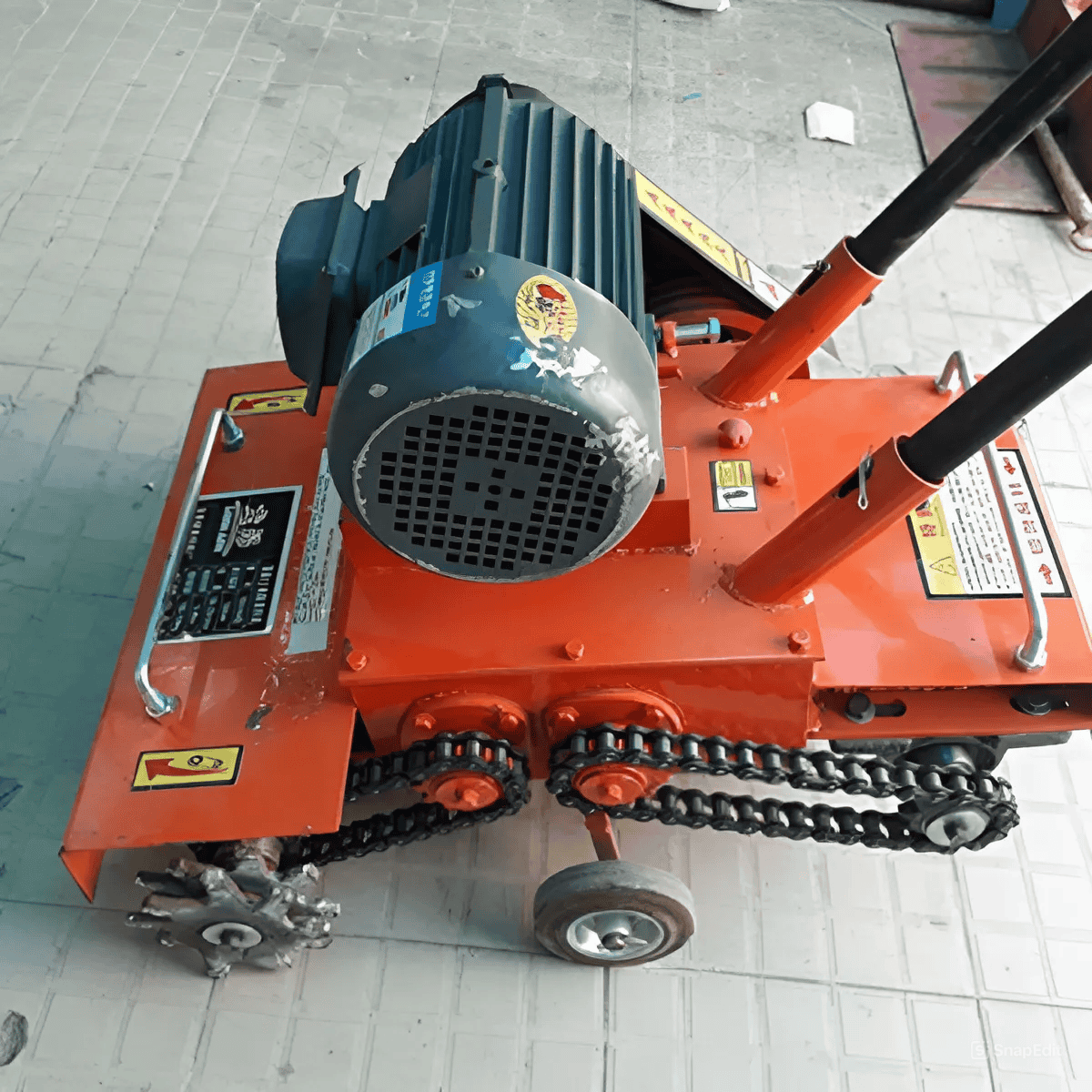 Những lưu ý khi sử dụng máy băm nền trong thực tế thi công