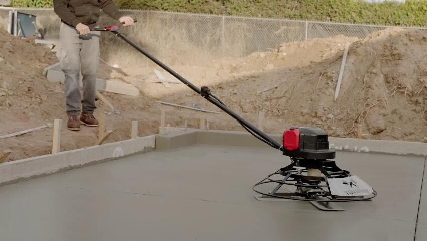 Những lưu ý khi sử dụng máy xoa nền bê tông