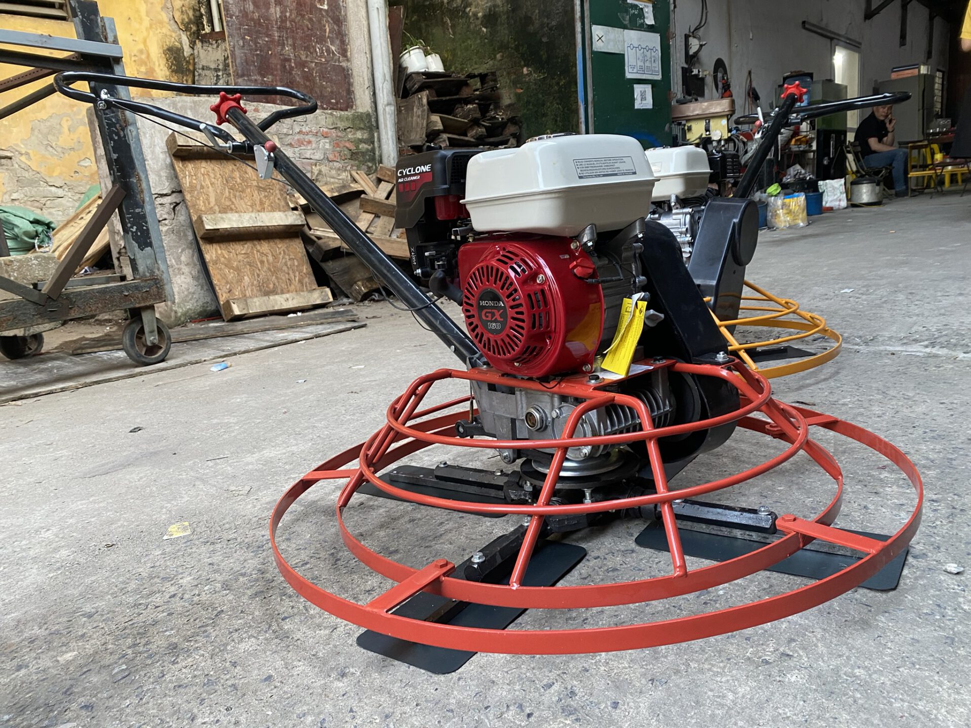 So sánh các loại máy xoa nền bê tông phổ biến trên thị trường hiện nay