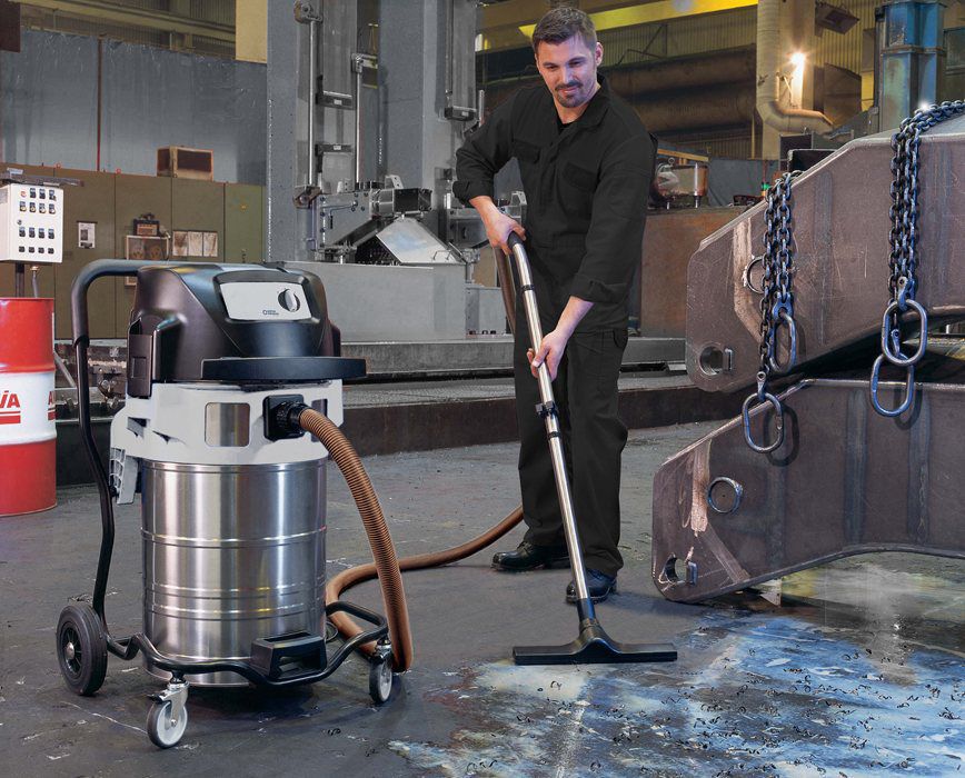 Sử dụng máy hút bụi công nghiệp cho nhà xưởng giúp bảo vệ máy móc và thiết bị