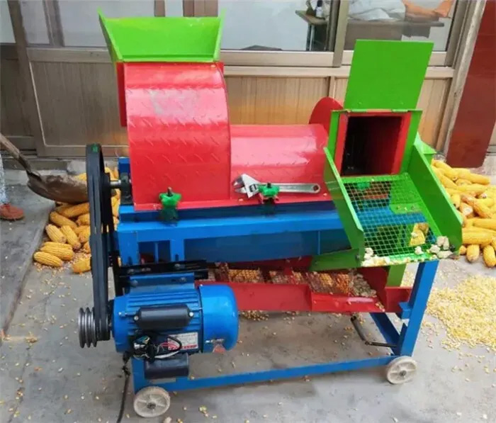 Thử nghiệm máy tách hạt ngô trước khi mua