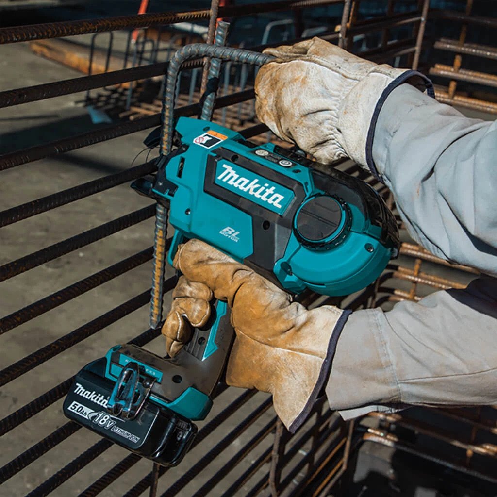 Ứng dụng của máy buộc dây thép trong xây dựng hiện đại