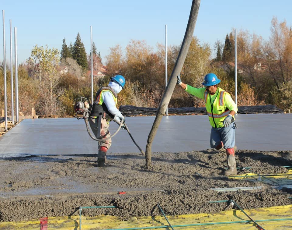 Ưu điểm của đầm dùi bê tông cầm tay chất lượng cao