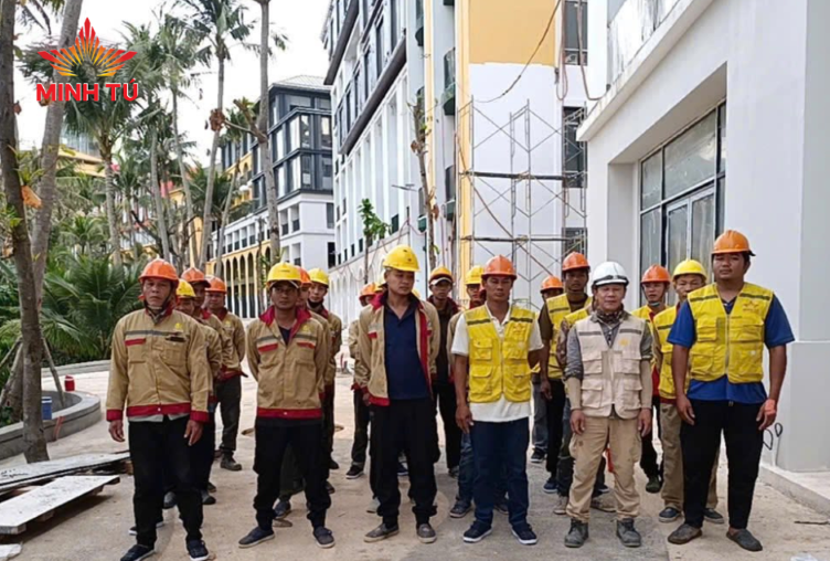 làm xuyên tết