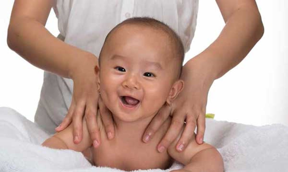 loi-ich-cua-dau-oliu-cho-tre-so-sinh-va-tre-nho