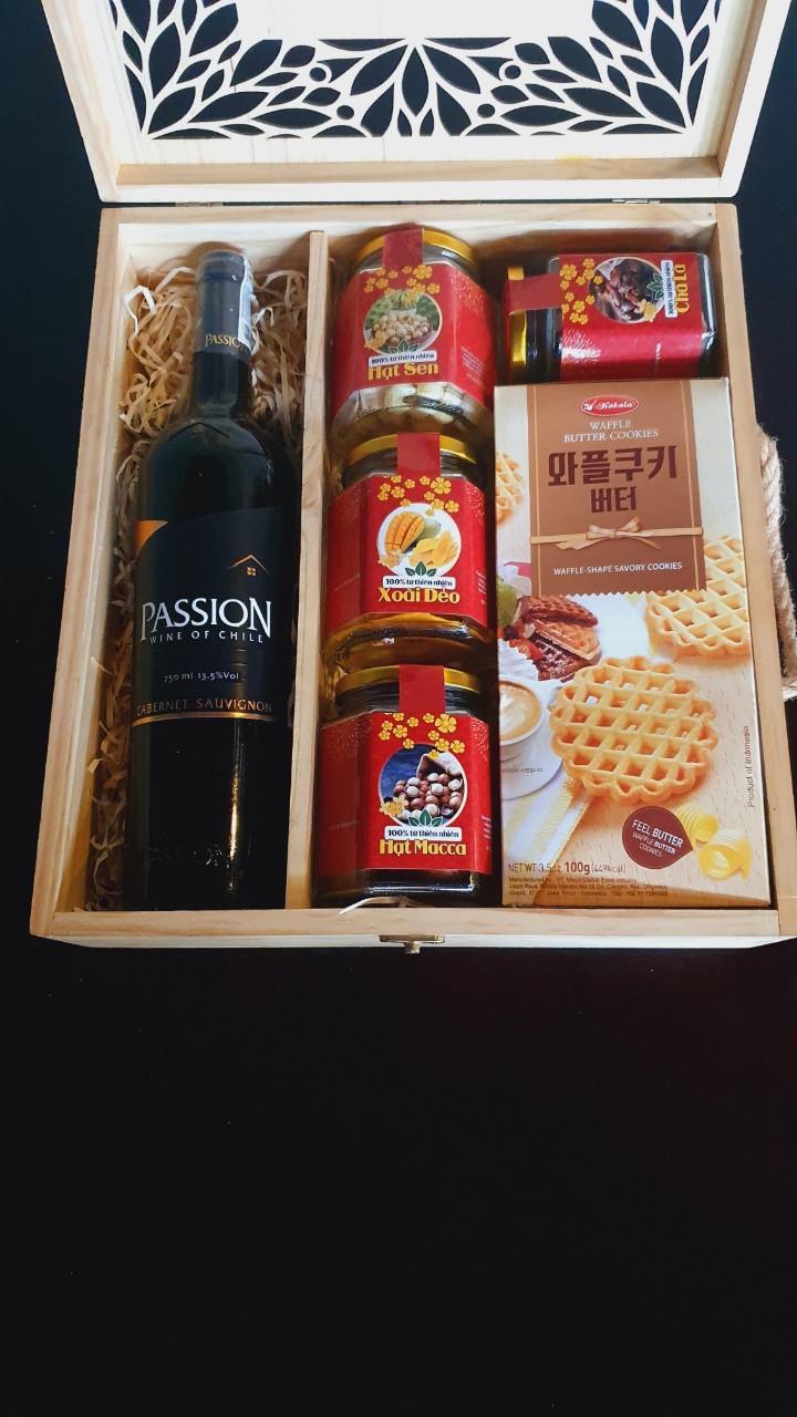 Hình ảnh Hộp quà tặng tết quận 7 dạng giỏ xách sang trọng