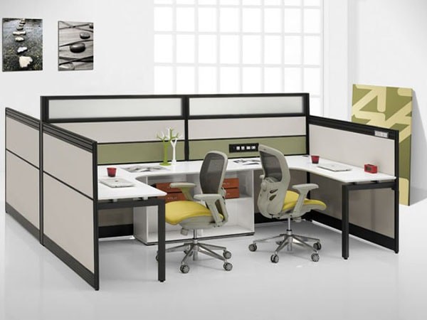 Bàn làm việc đôi sử dụng vách ngăn di động