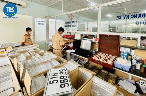 tu-15-8-2023-khong-phai-doi-bien-so-xe-hien-tai-thanh-bien-so-dinh-danh