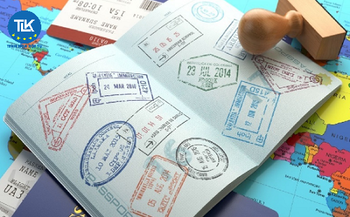 thu-tuc-cap-giay-mien-thi-thuc-cho-nguoi-viet-nam-dinh-cu-o-nuoc-ngoai-va-nguoi-nuoc-ngoai-la-vo-chong-con-cua-nguoi-viet-nam-dinh-cu-o-nuoc-ngoai-hoac-cua-cong-dan-viet-nam-tai-cuc-quan-ly-xuat-nhap-khau