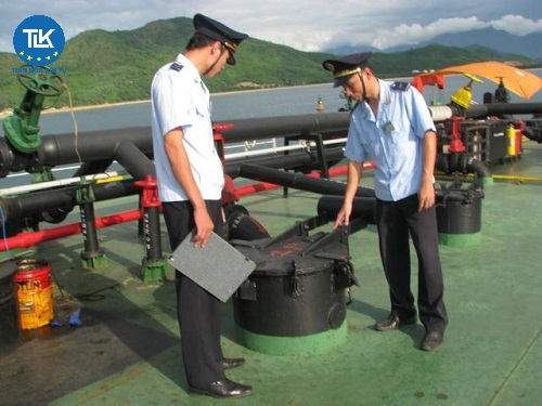 thu-tuc-hai-quan-doi-voi-xang-dau-hoa-chat-khi-nguyen-lieu-nhap-khau-tam-nhap