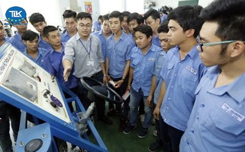 cho-phep-hoat-dong-lien-ket-dao-tao-tro-lai-doi-voi-truong-trung-cap-trung-tam-giao-duc-nghe-nghiep-va-doanh-nghiep