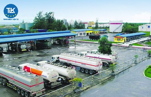 thu-tuc-hai-quan-doi-voi-xang-dau-hoa-chat-khi-qua-canh