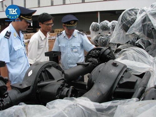 thu-tuc-hai-quan-xu-ly-nguyen-lieu-vat-tu-du-thua-phe-lieu-phe-pham-may-moc-thiet-bi-tam-xuat-phuc-vu-gia-cong