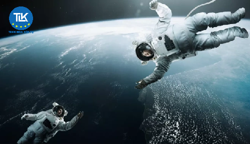 ly-do-phi-hanh-gia-nam-duoc-nasa-cho-phep-o-vu-tru-lau-hon-phi-hanh-gia-nu