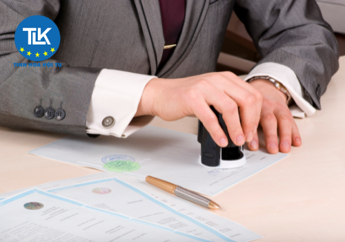 phap-luat-quy-dinh-nhu-the-nao-ve-di-chuc-co-cong-chung-hoac-chung-thuc