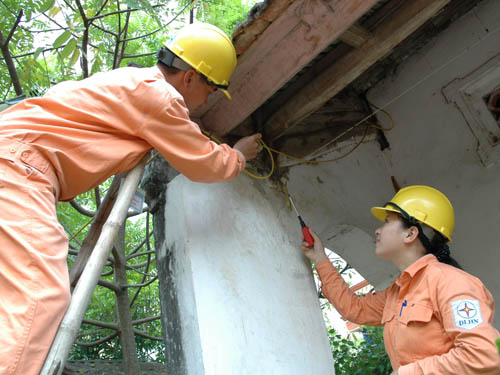 Hà Nội sẽ bổ sung 44 tỷ để hỗ trợ tiền điện tới hộ nghèo