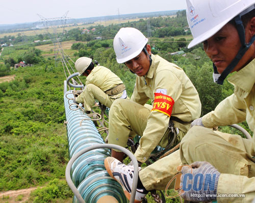 Công ty truyền tải điện 2 cấp 3,81 tỷ Kwh trong 6 tháng đầu năm