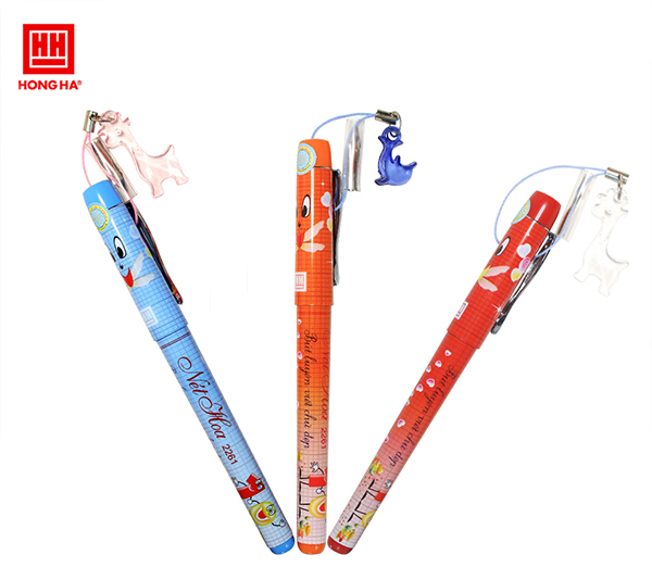 Bút Hồng Hà mã 2261 có hình ảnh đáng yêu trên bút