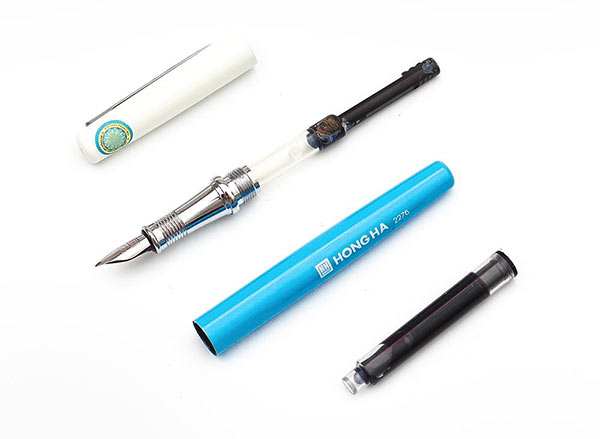 Bút máy Nét hoa 2276 được sản xuất theo công nghệ hiện đại