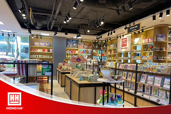 Không gian mua sắm hiện đại tại Showroom Hồng Hà