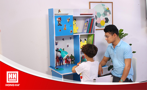 Tư thế ngồi để bé viết chữ đúng chuẩn ô ly