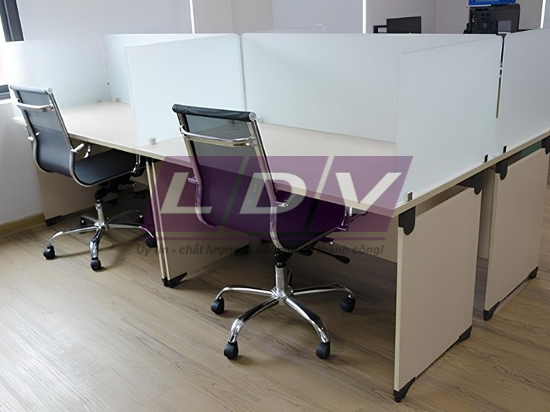 Bàn làm việc 2 người làm bằng kính