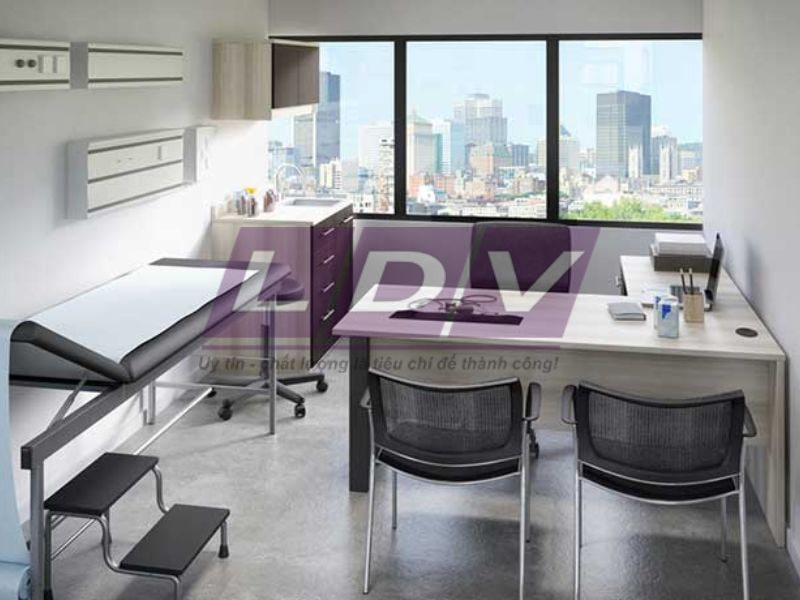 Mẫu 3: Văn phòng kín với cửa sổ kính