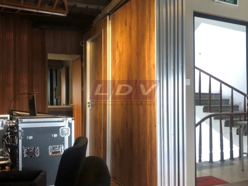 Vách gỗ công nghiệp đa dạng lớp